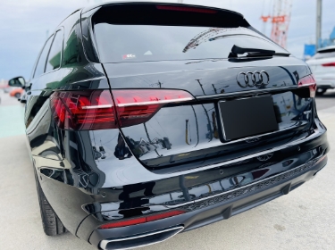 整備・点検中のアウディ