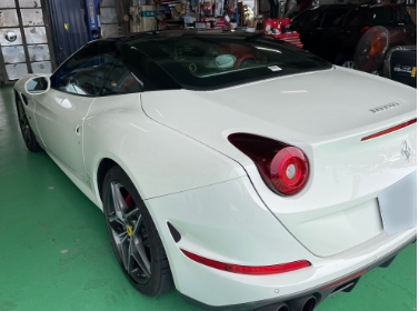 フェラーリの点検