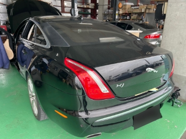 高級輸入車のジャガー