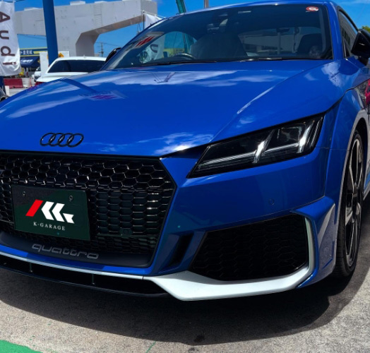 車の整備・修理の様子