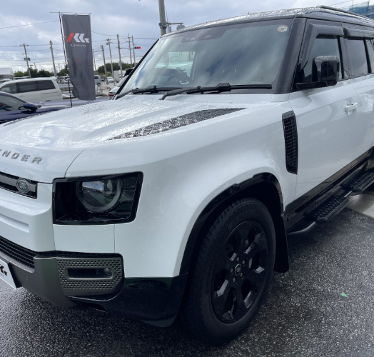 車の整備・修理の様子